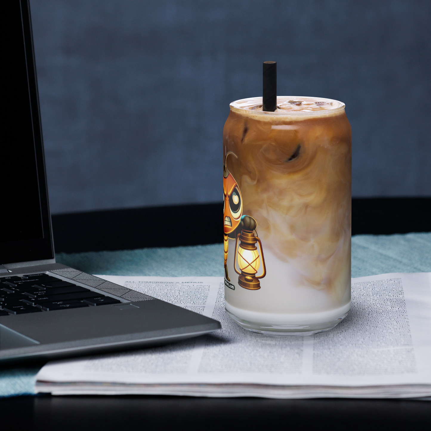 Angry Critters - Firefly with Lamp, Can-shaped glass
